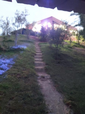 Petite villa avec piscine dans la nature Veuillez me contacter avant d'effectuer votre réservation